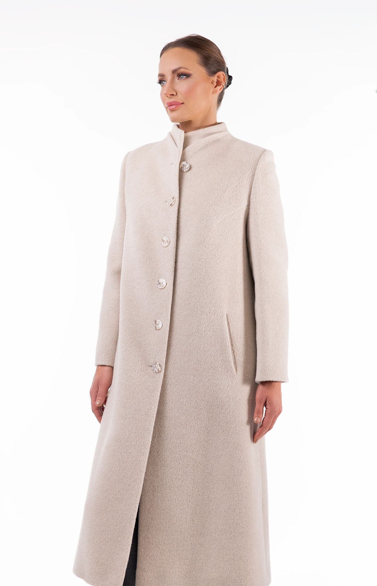 Milk-colored classic coat