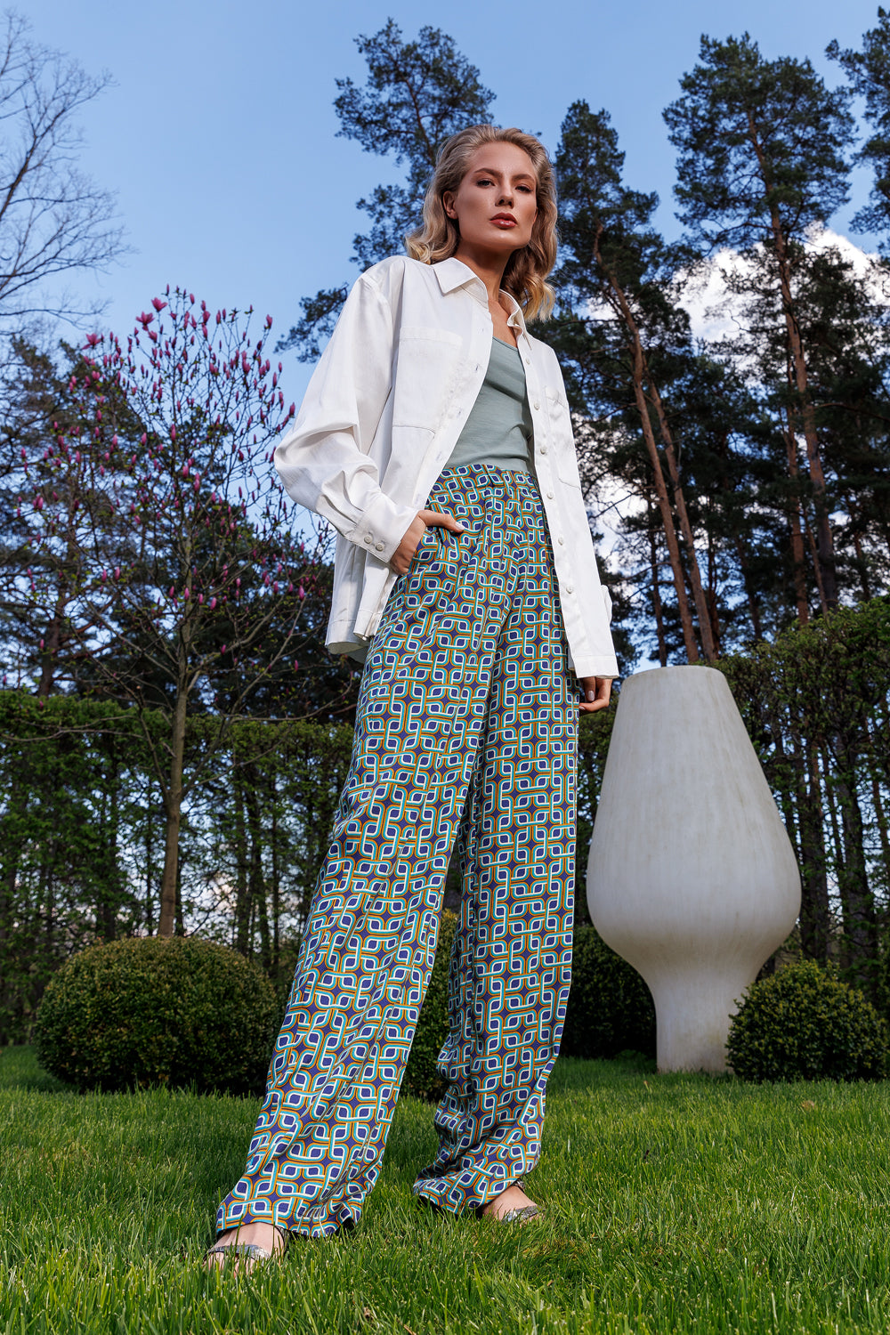 Žalsvų raštų kelnės "Dionė"