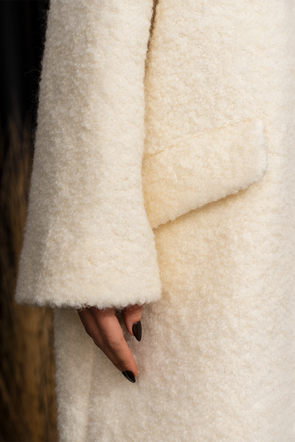 Pieno spalvos paltas "Vilnos Glėbys"