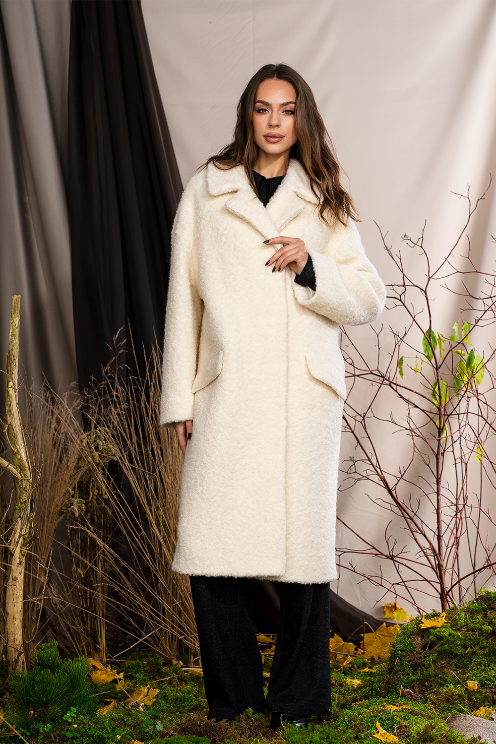 Pieno spalvos paltas "Vilnos Glėbys"