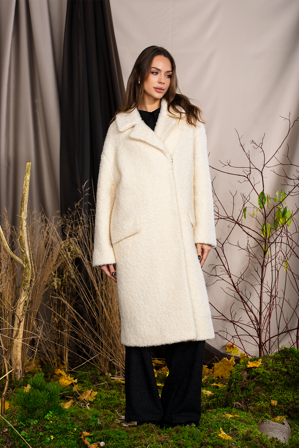 Pieno spalvos paltas "Vilnos Glėbys"