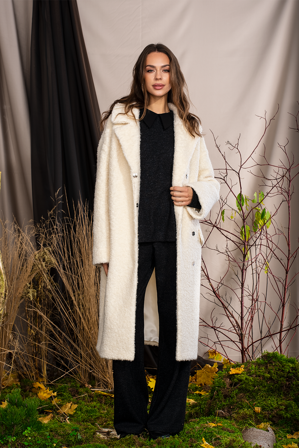 Pieno spalvos paltas "Vilnos Glėbys"