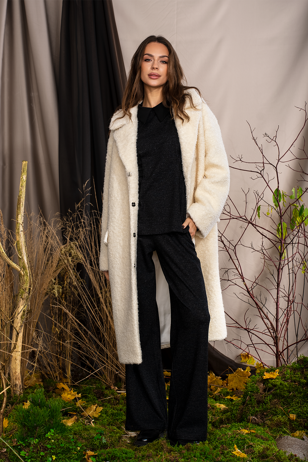 Pieno spalvos paltas "Vilnos Glėbys"